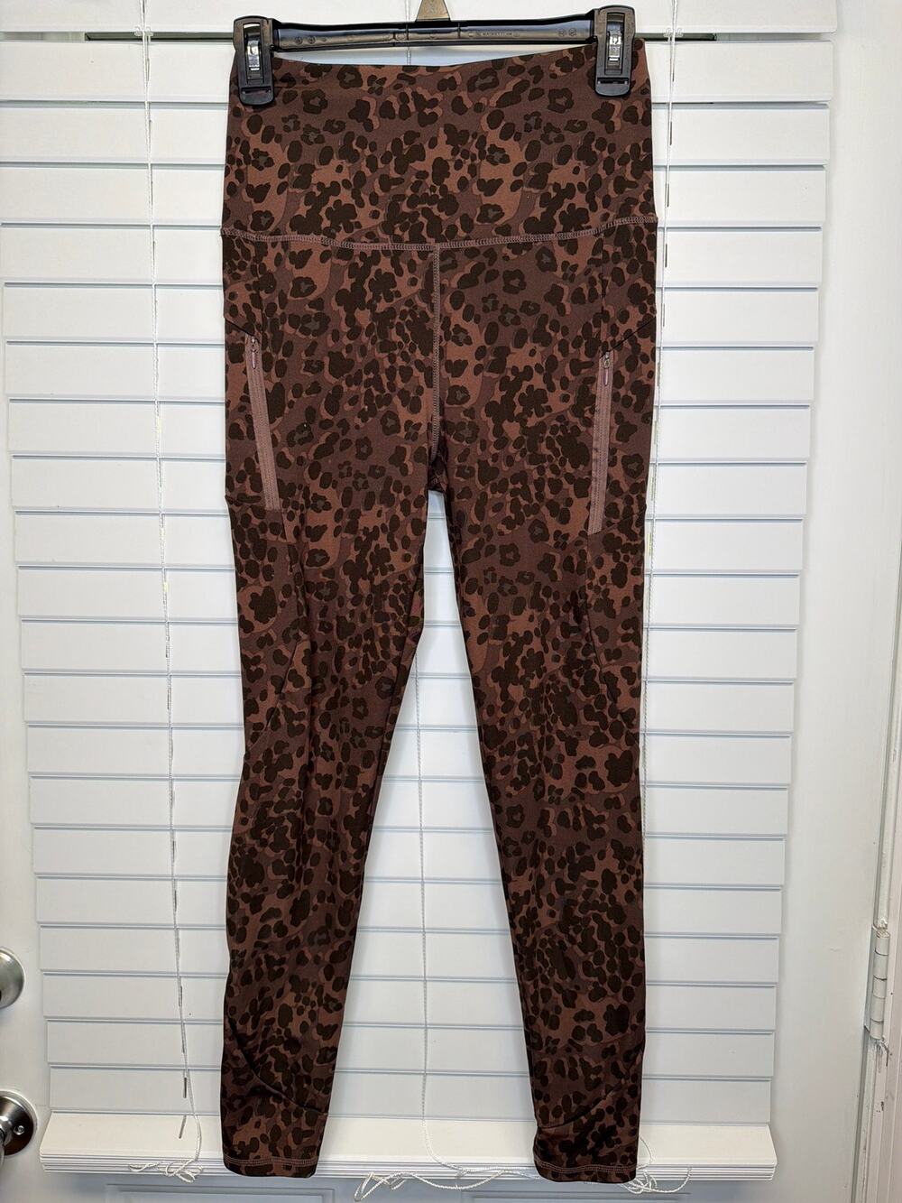 Kay Unger Leopard Brown Print High Rise Athletic Leggings Size Medium Pockets